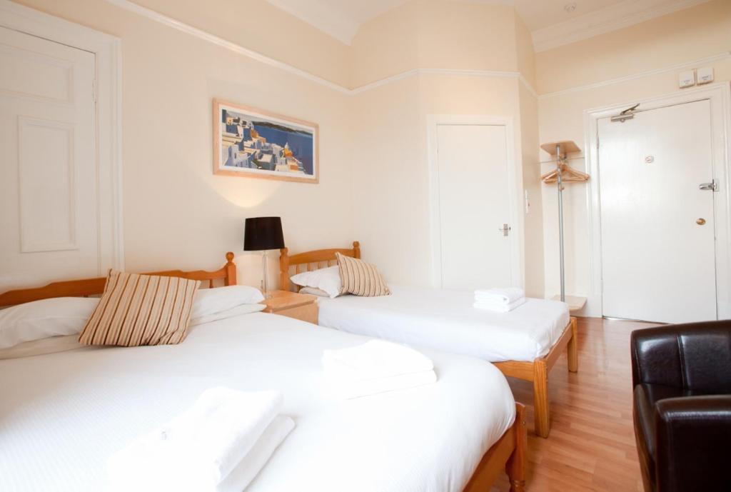 Garfield Guest House room 6